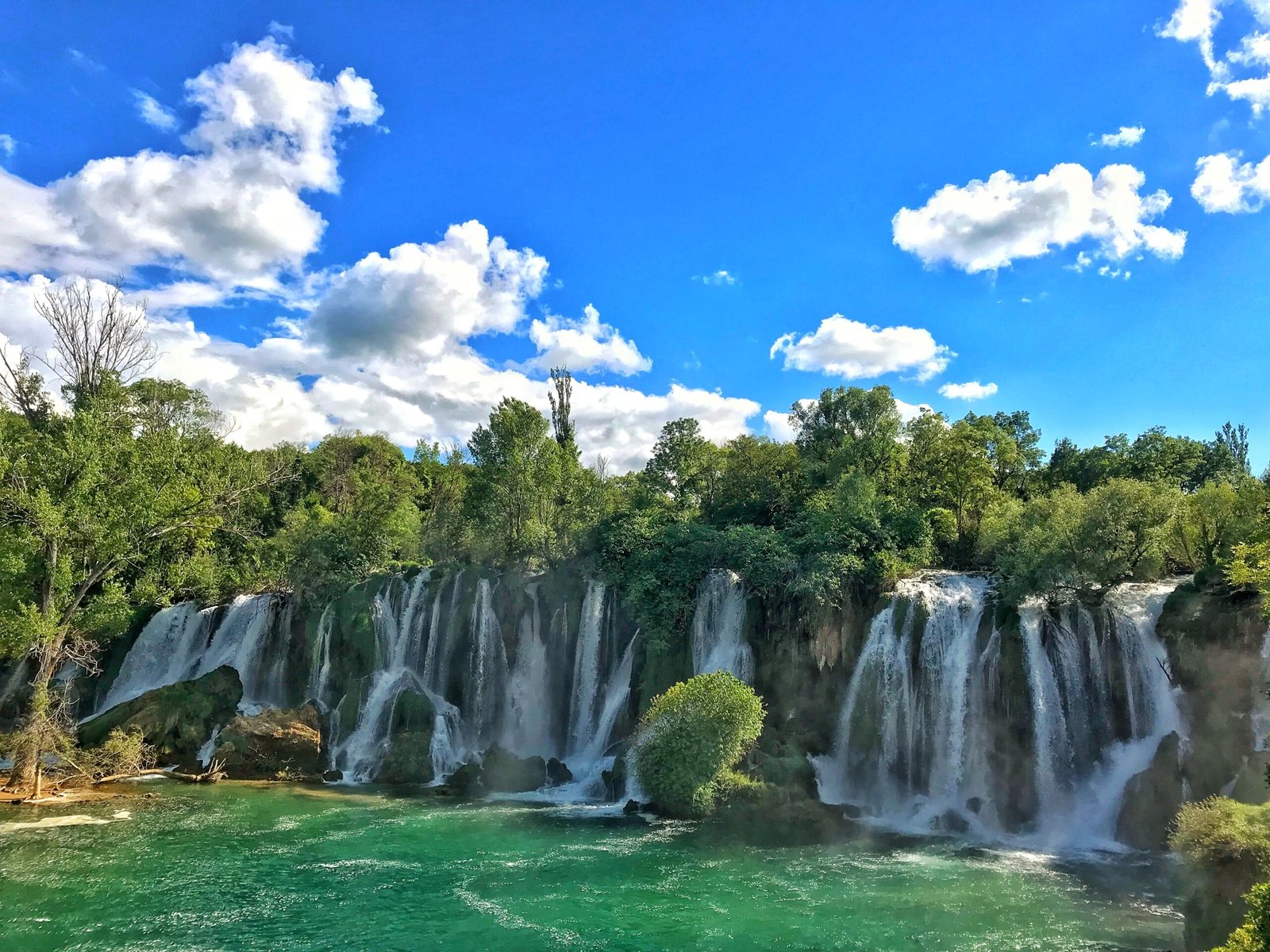 Kravica waterfalls greenery